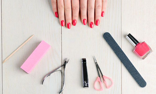 کاشت ناخن و مژه آفرت